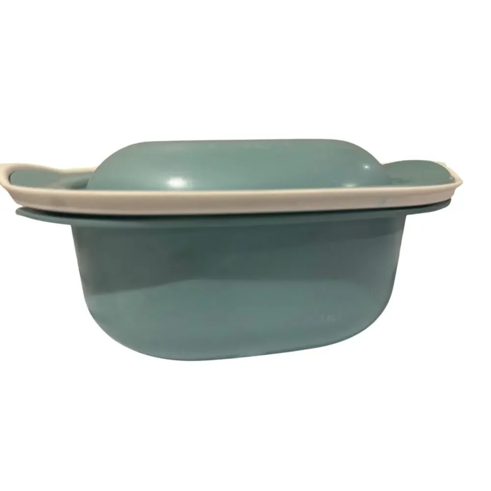 Tupperware Ultra Plus Aqua Oval Casserole Dish